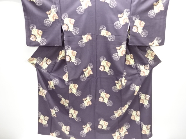 破れ色紙に源氏車模様小紋着物